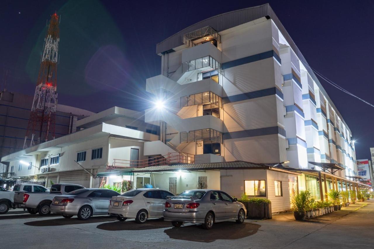 Mayflower Grand Hotel Korat Nakhon Ratchasima Extérieur photo