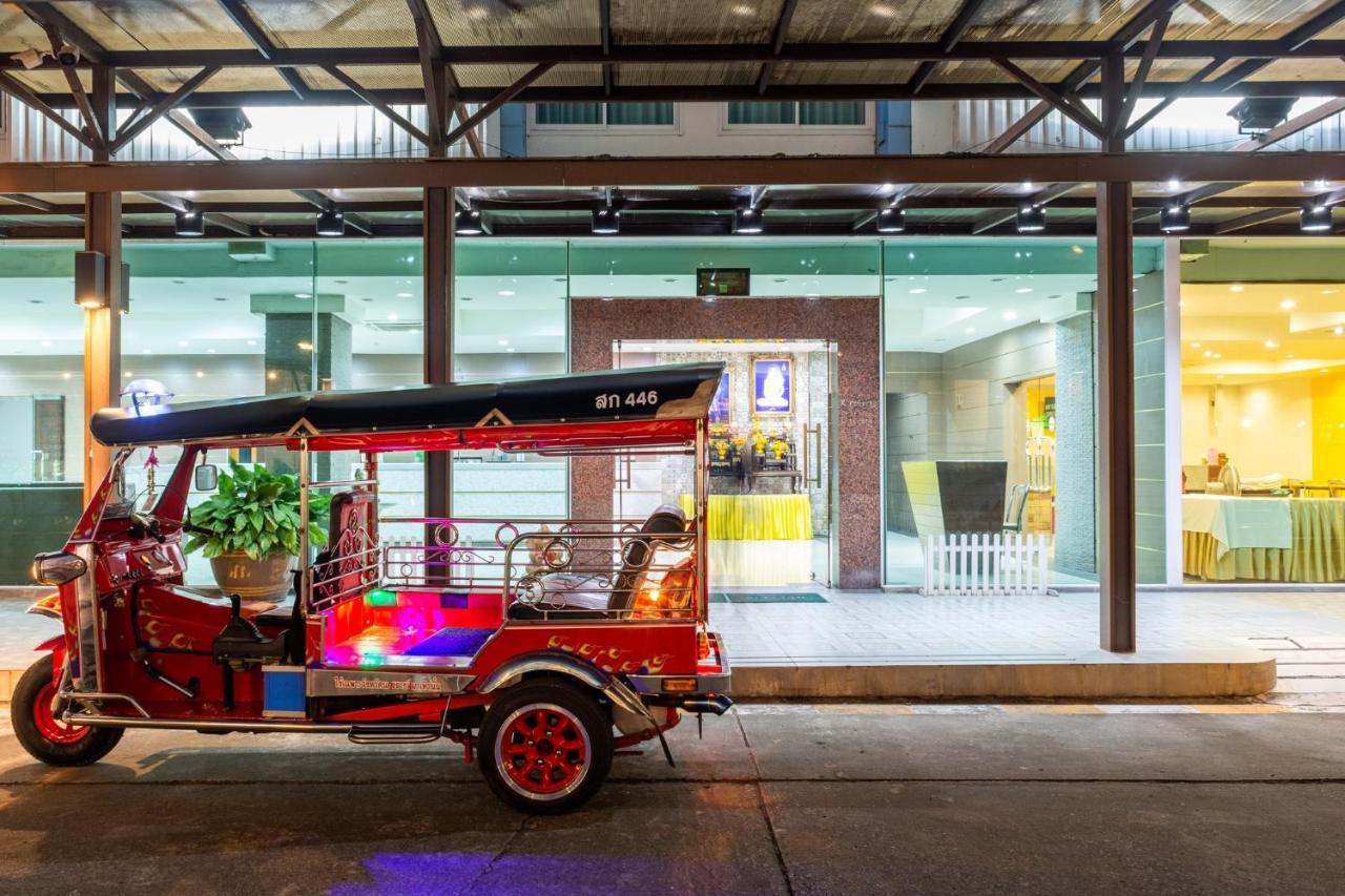 Mayflower Grand Hotel Korat Nakhon Ratchasima Extérieur photo